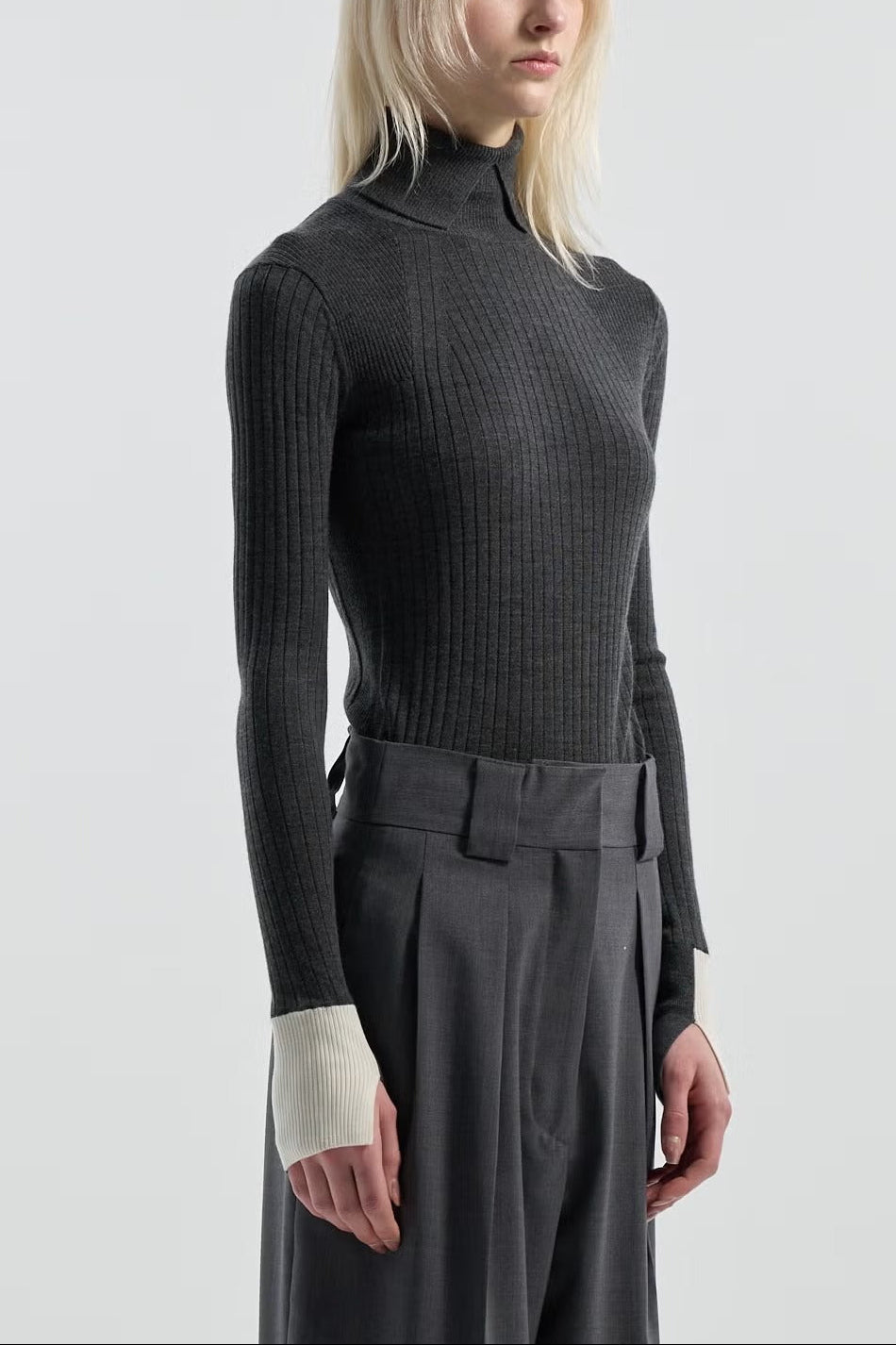 15.5μ WOOL / TURTLENECK KNIT