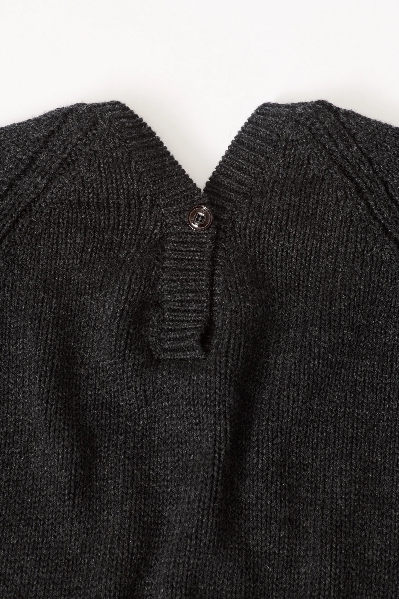 COUNTRY HENLEY