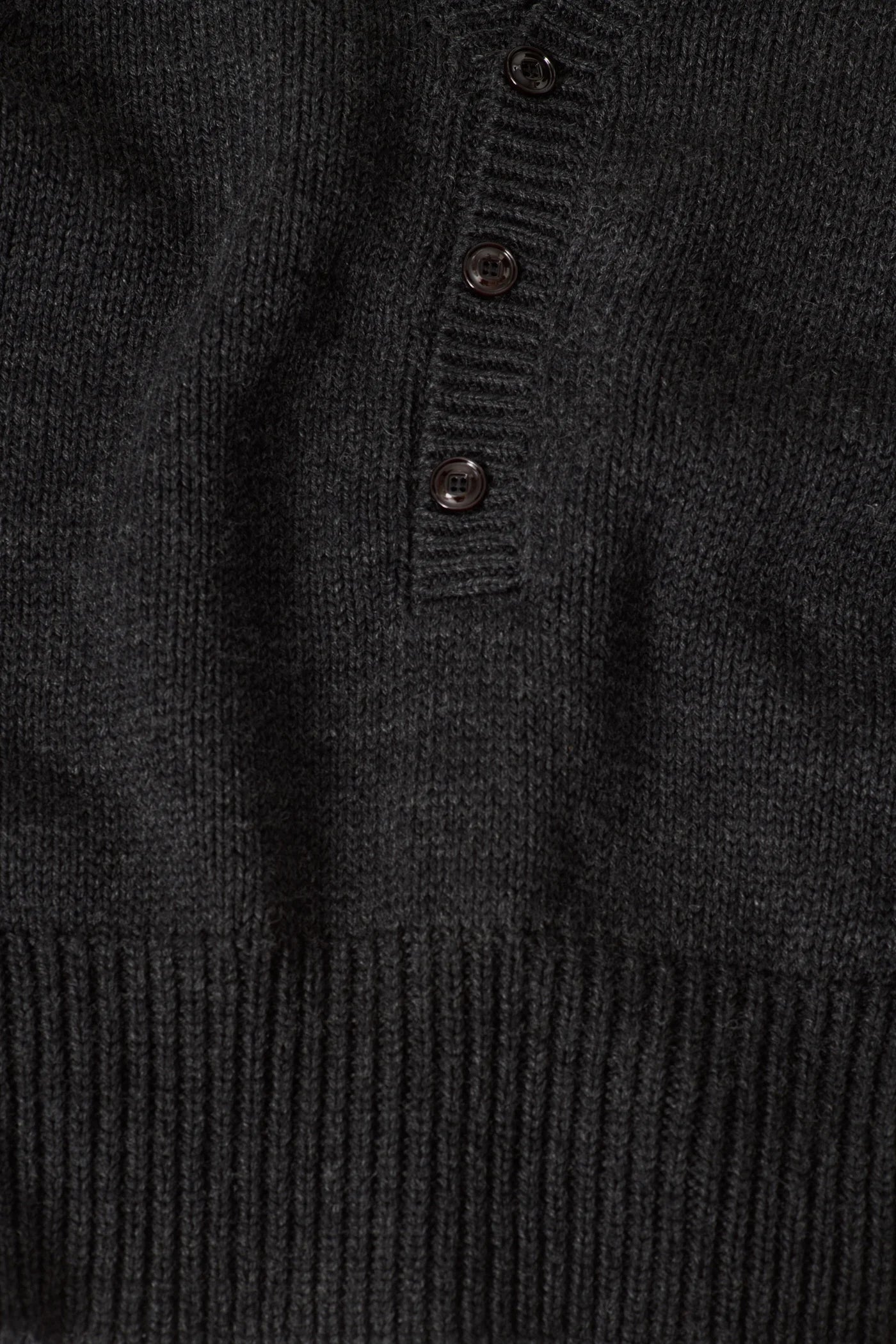 COUNTRY HENLEY