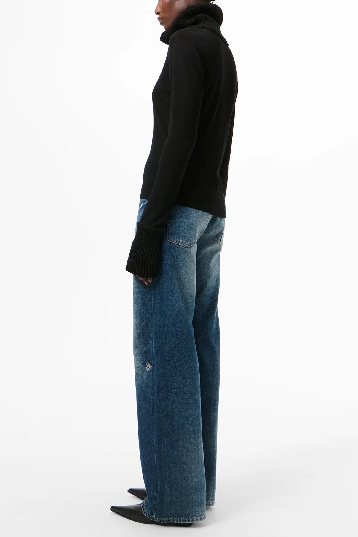 INVERSE TURTLENECK