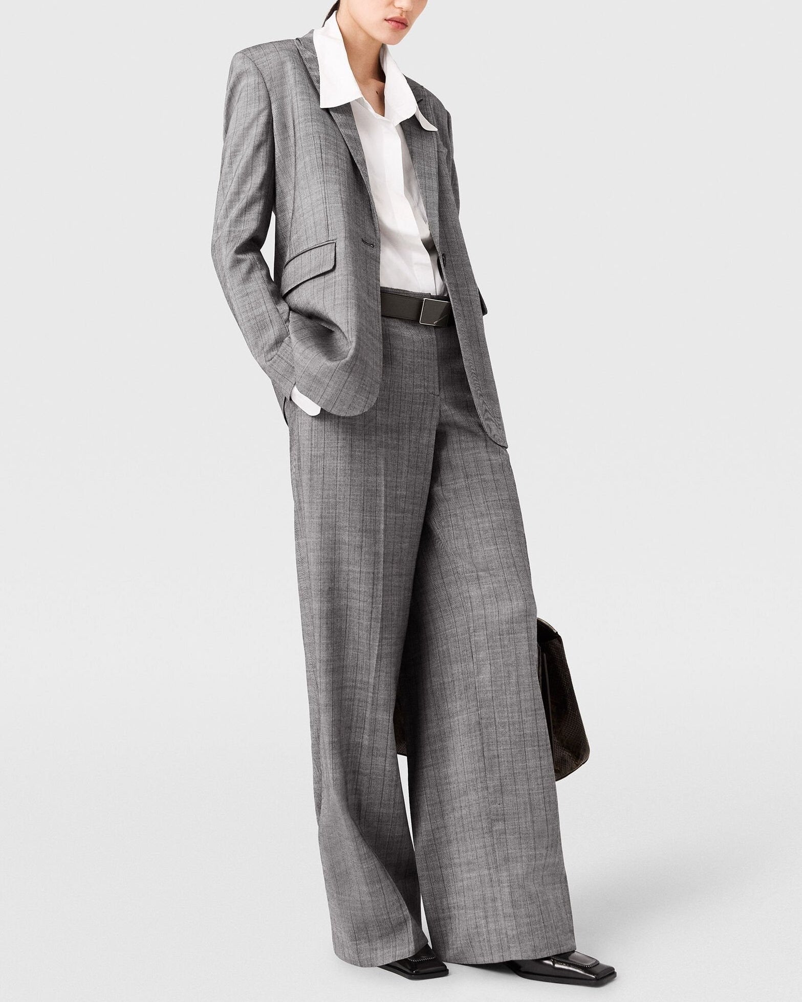 ピンストライプ プリーツ ストレートパンツ