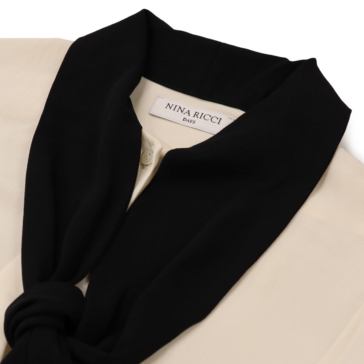 Blouse ( NINA RICCI DAYS )