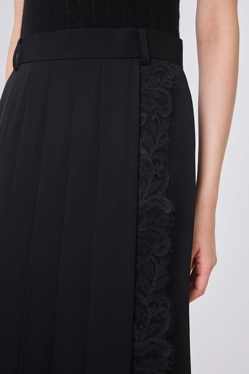 FINE WOOL PLEATED SKIRT WITH LACE TRIM