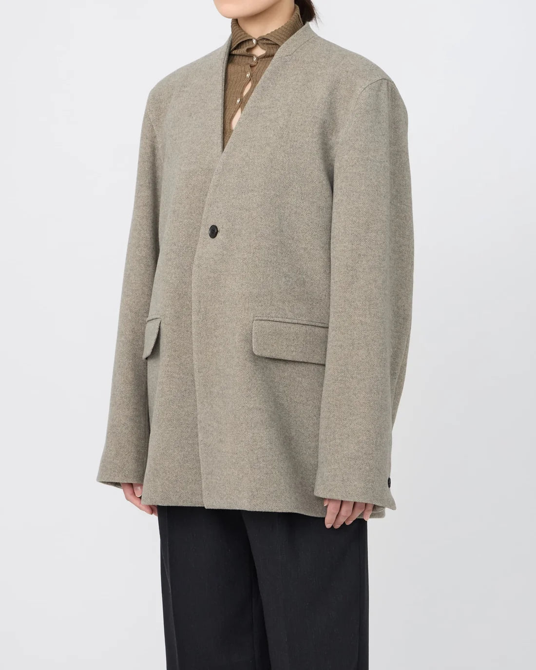 NO-COLLAR JACKET