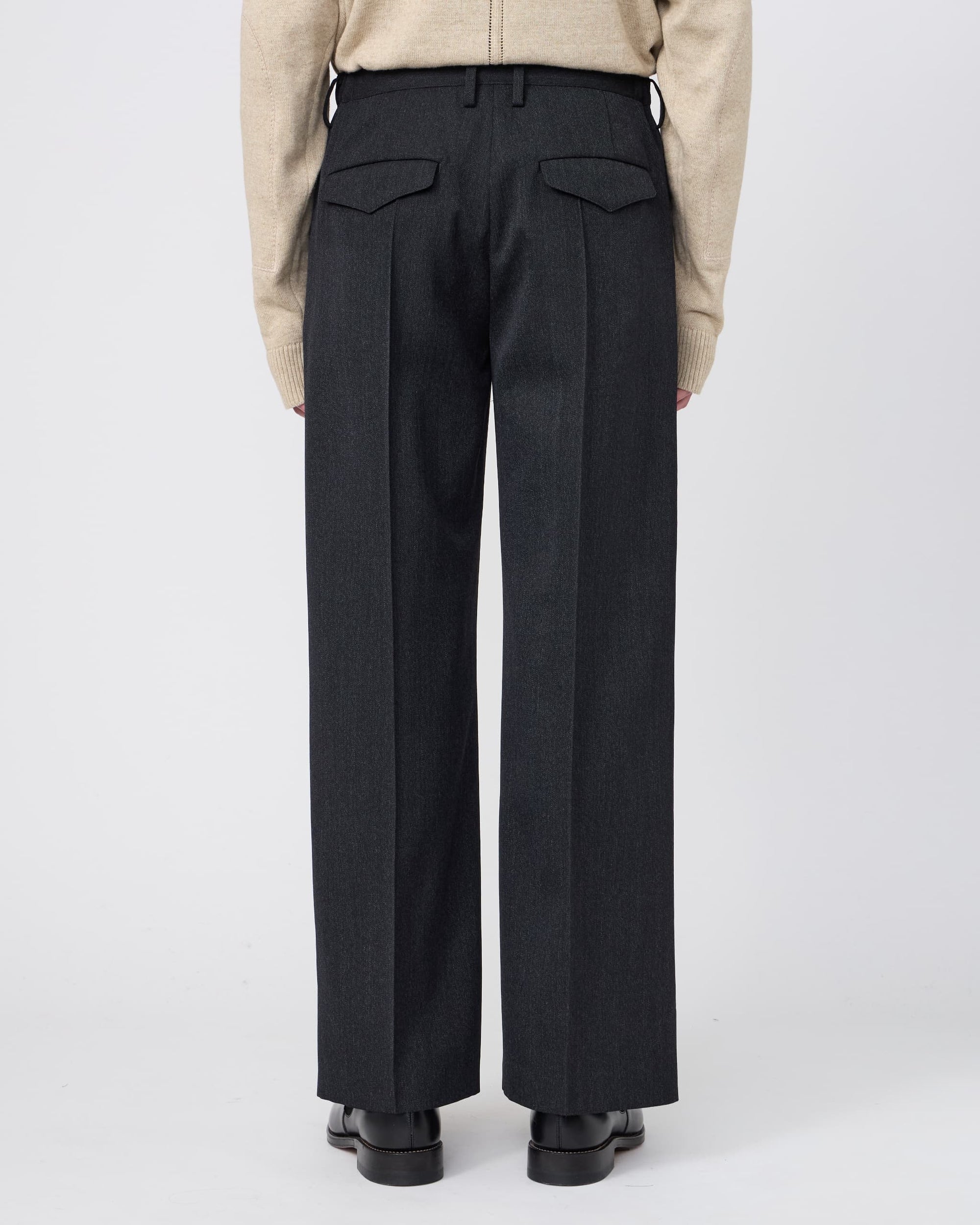 ONE-TUCK BAGGY TROUSERS