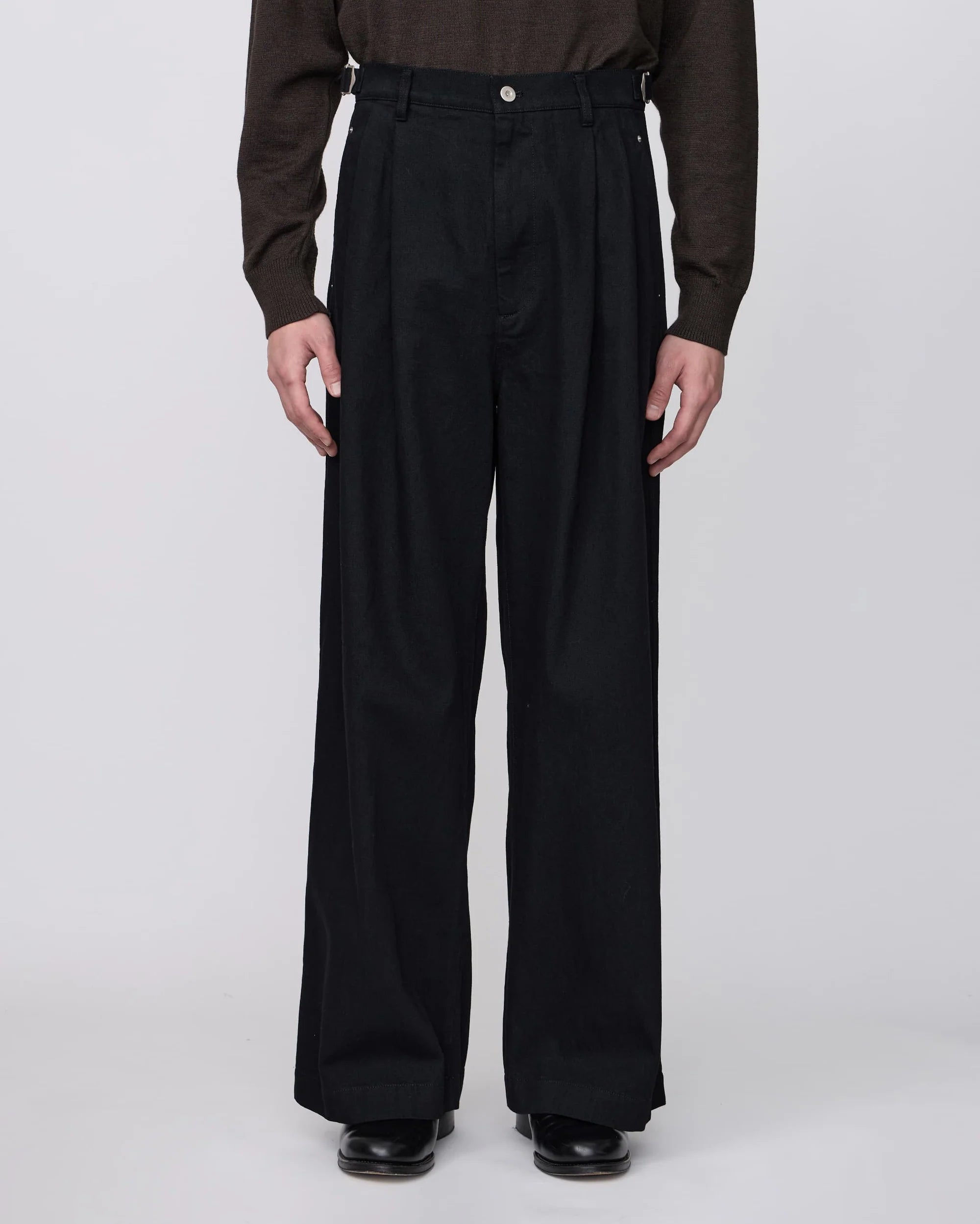 TWO TUCKS BUGGY PANTS