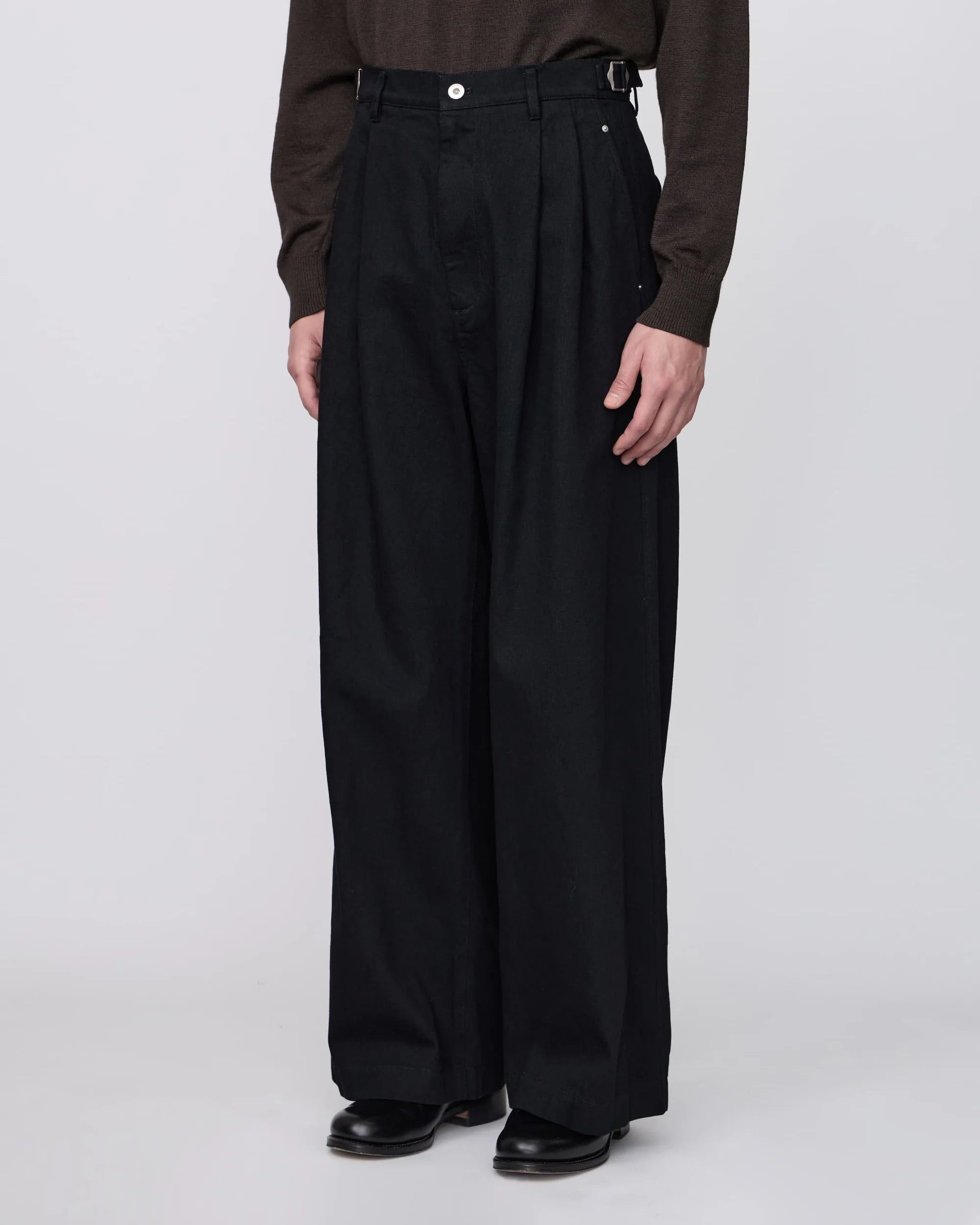 TWO TUCKS BUGGY PANTS