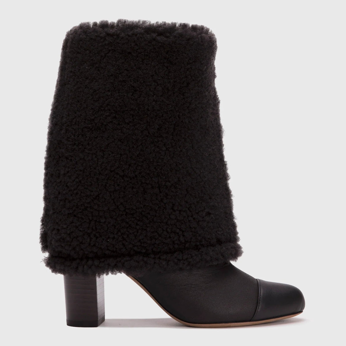 Lia B. Boots
