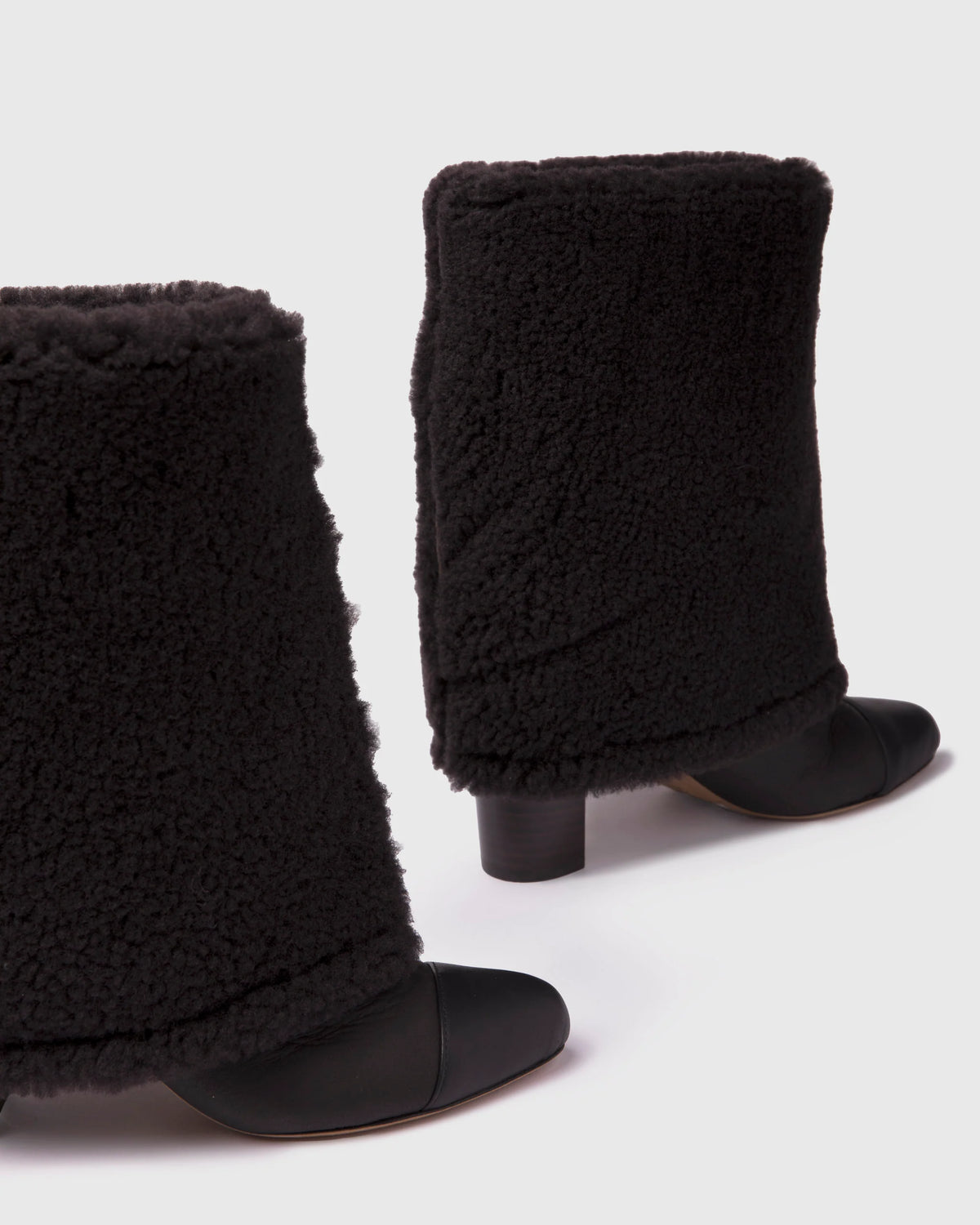 Lia B. Boots